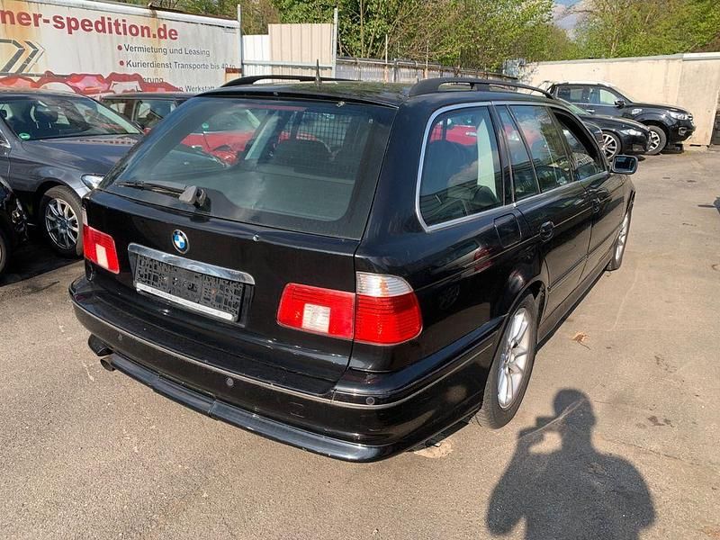 Gebraucht BMW 525 192 PS (141 kW) 2004 Schwarz Kombi