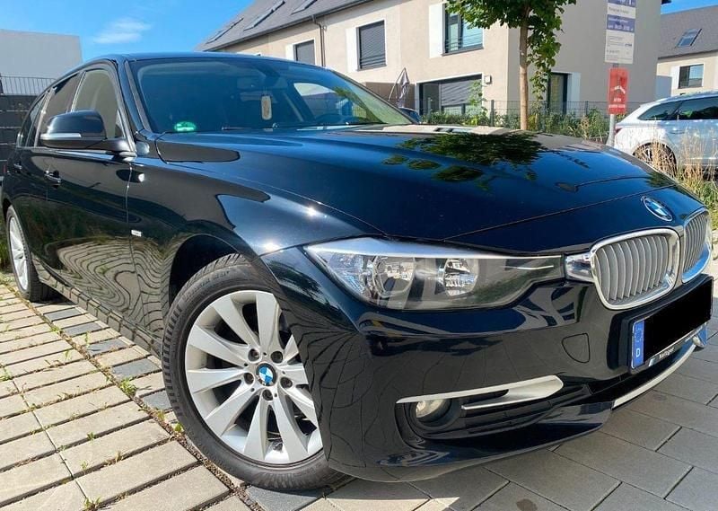 Gebraucht BMW 320 185 PS (136 kW) 2013 Schwarz Kombi