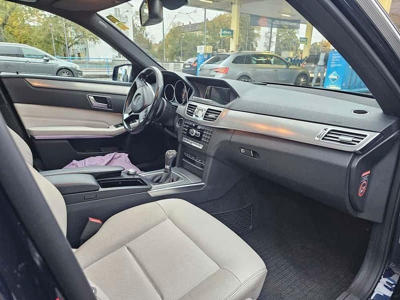 Gebraucht Mercedes E200 Avantgarde 136 PS (100 kW) 2014 Blau Kombi