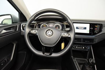 Gebraucht VW Polo Highline 95 PS (69 kW) 2018 Silber metallic Limousine