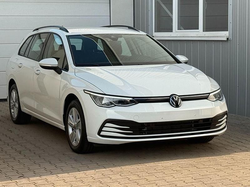 Gebraucht VW Golf VIII Life 116 PS (85 kW) 2024 Weiß Kombi