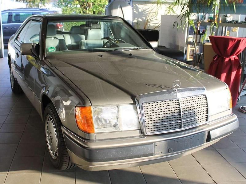 Anthrazit grau metallic 172 Gebraucht 1992 Mercedes 230 Coupé | 9.900 € - Bild 1/4