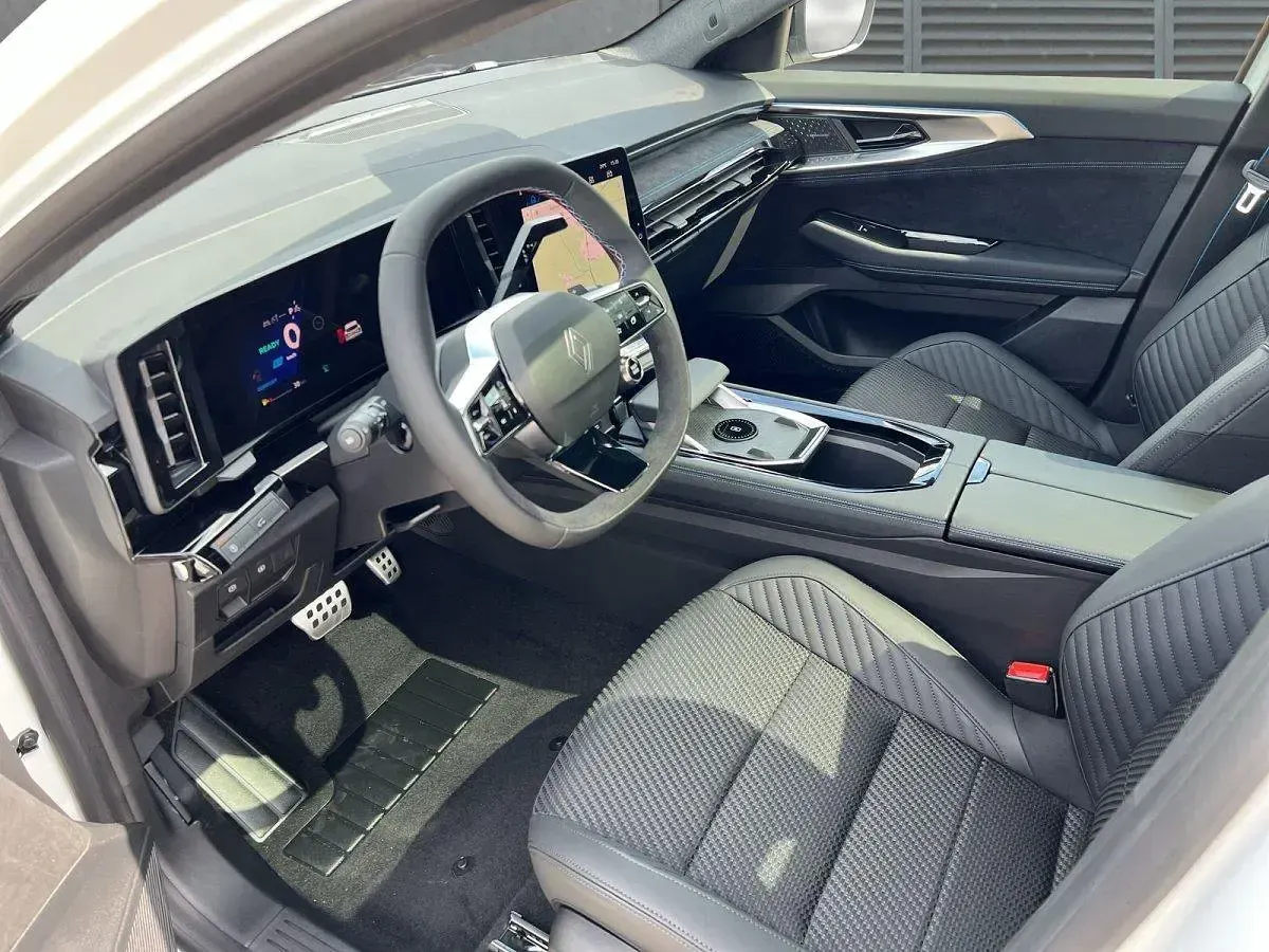 Neu Renault Austral Esprit Alpine 200 PS (147 kW) 2026 Perlmuttweiß SUV