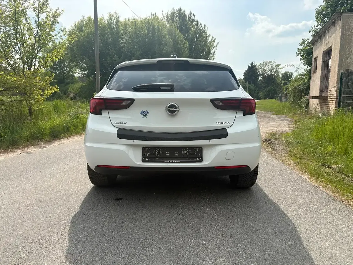 Usata Opel Astra Dynamic 125 CV (91 kW) 2016 Bianco Berlina