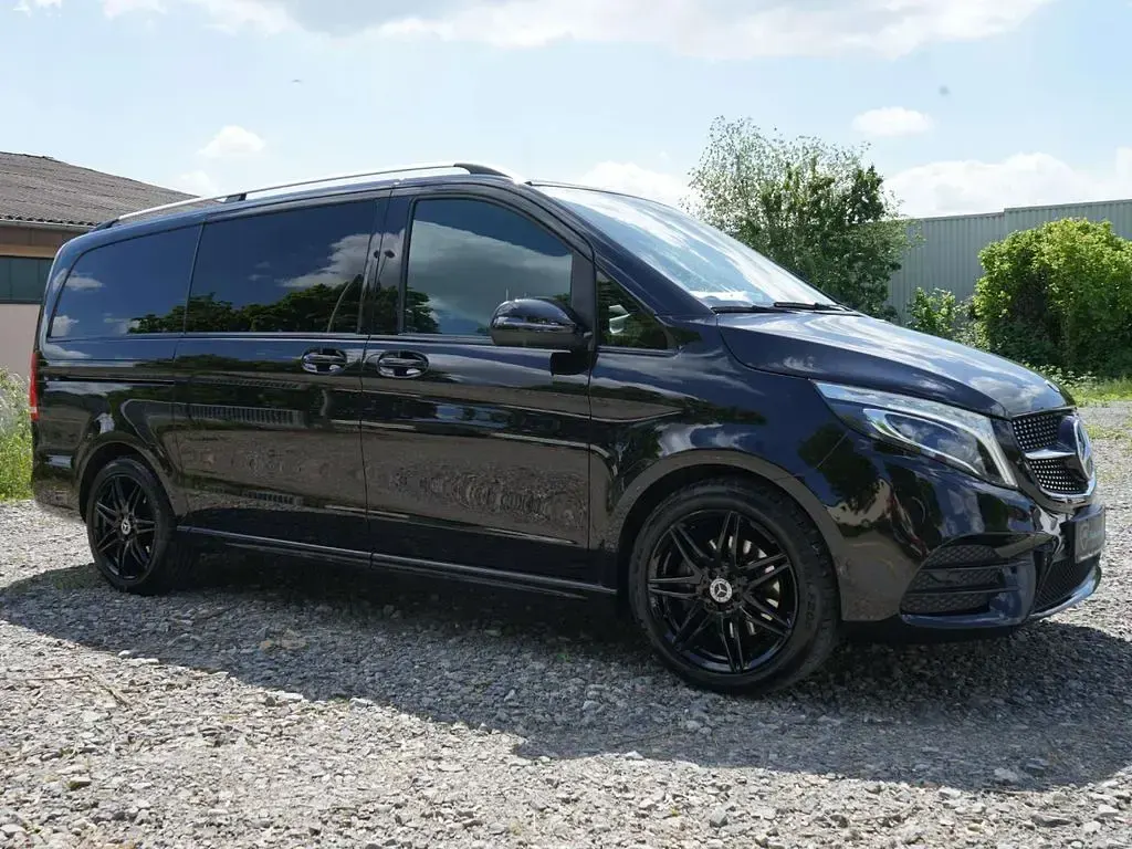 Gebraucht Mercedes V300 Avantgarde Edition 237 PS (174 kW) 2021 Schwarz Van / Kleinbus