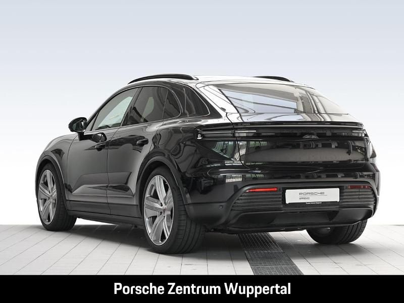Gebraucht Porsche Macan 300 kW (408 PS) 2025 Tiefschwarzmetallic SUV