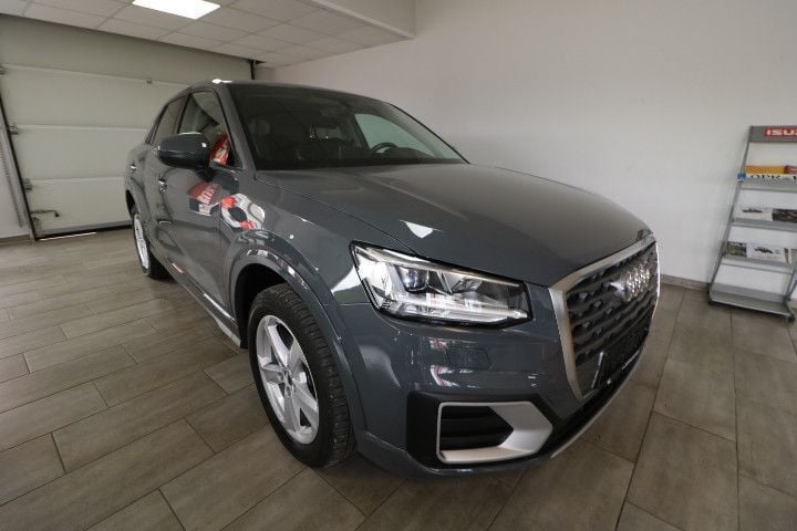 Grau Gebraucht 2020 Audi Q2 Sport SUV | 24.940 € (Fairer Preis) - Bild 1/4