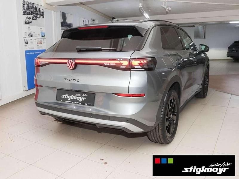 Neu VW T-Roc Style 150 PS (110 kW) 2026 Wolf grey metallic SUV