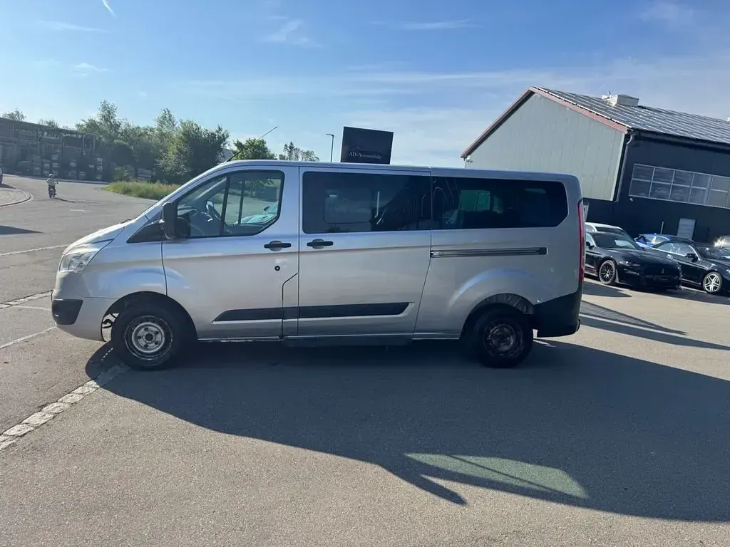 Gebraucht Ford Tourneo 155 PS (114 kW) 2013 Silber Van / Kleinbus