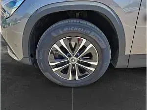 Gebraucht Mercedes GLA250 160 PS (117 kW) 2023 Grau (mountaingrau  met.) SUV