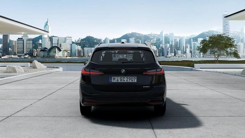 Neu BMW 218 Performance 136 PS (100 kW) 2026 Schwarz Van / Kleinbus