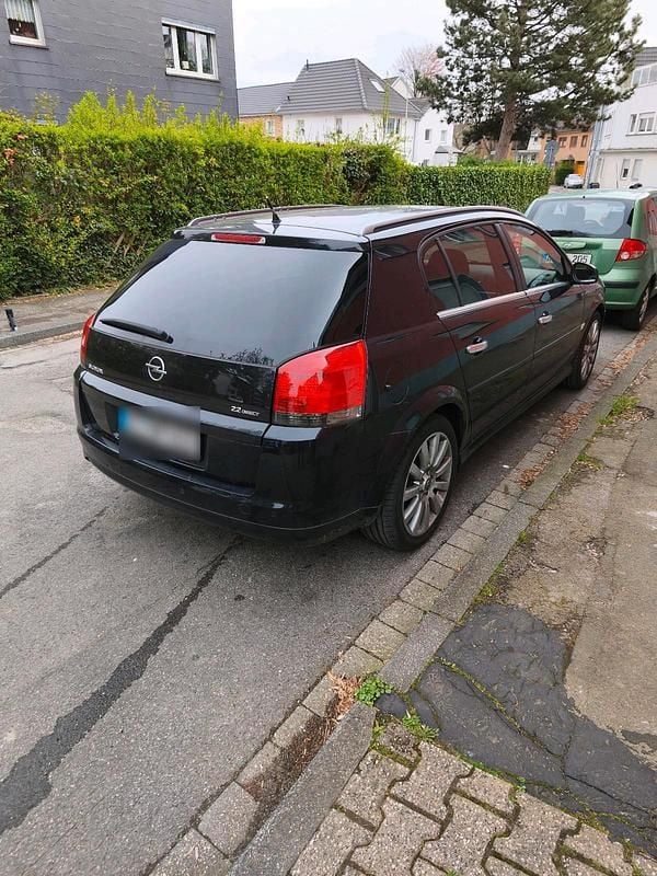 Gebraucht Opel Signum 155 PS (114 kW) 2008 Schwarz Kleinwagen