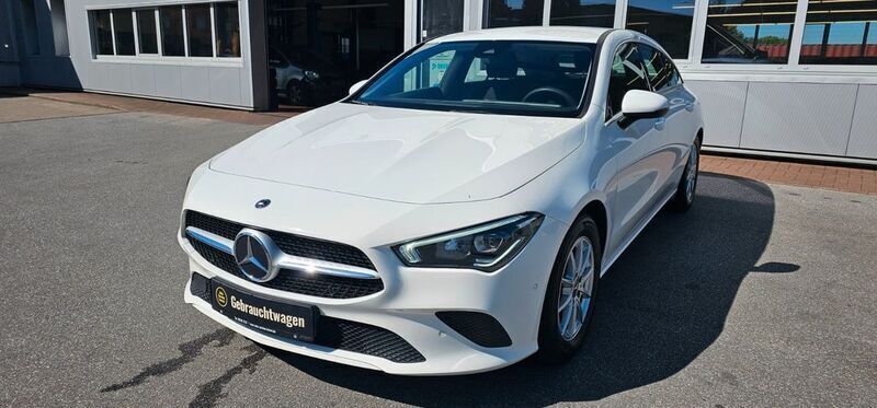 Weiß Gebraucht 2023 Mercedes CLA200 Shooting Brake Kombi | 22.990 € (Guter Preis) - Bild 1/4
