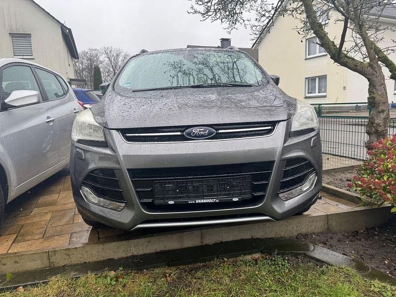Gebraucht Ford Kuga Titanium 150 PS (110 kW) 2013 Grau SUV