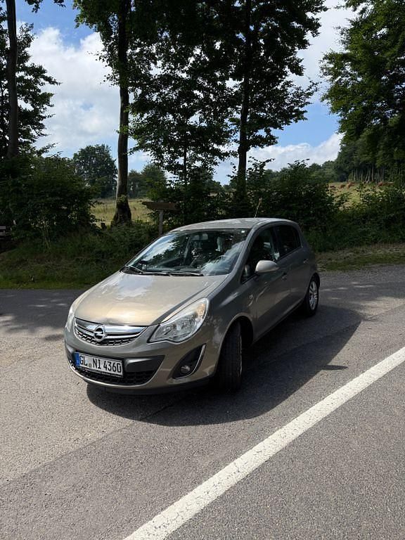 Grau Gebraucht 2011 Opel Corsa Satellite Limousine | 1.650 € (Superpreis) - Bild 1/4
