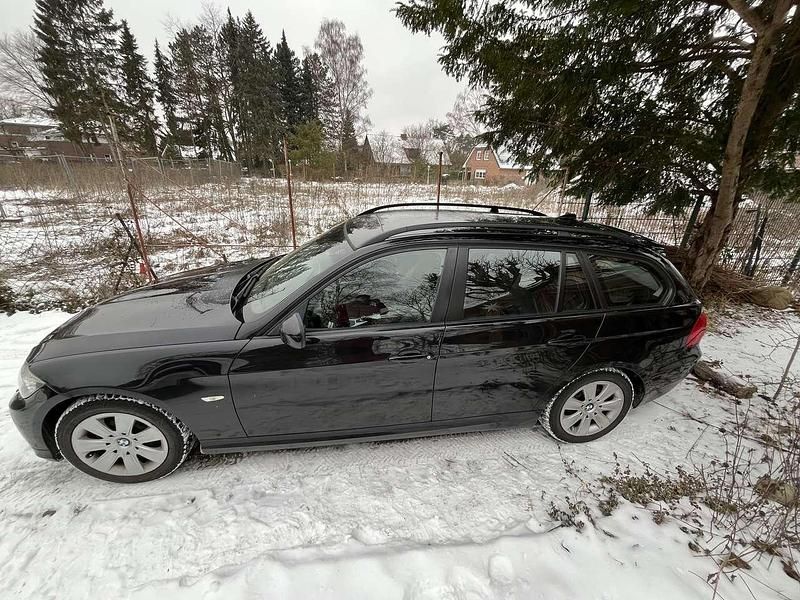 Gebraucht BMW 318 143 PS (105 kW) 2008 Schwarz Kombi
