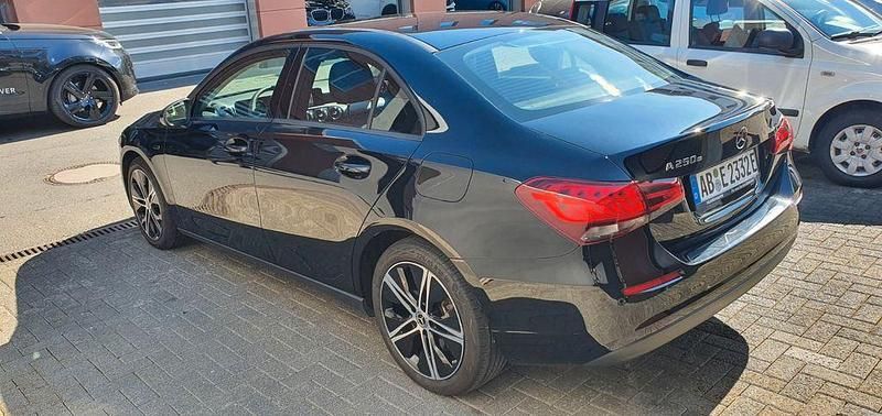 Gebraucht Mercedes A250 218 PS (160 kW) 2020 Schwarz Limousine