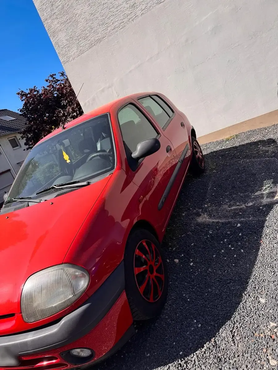 Usata Renault Clio II 2000 Rosso Utilitaria