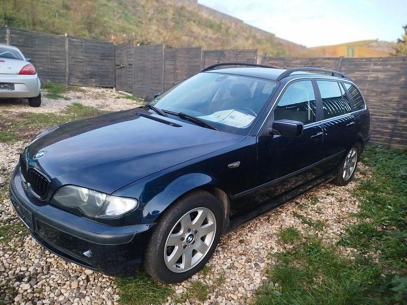 Blau Gebraucht 2002 BMW 320 Sport Line Kombi | 2.599 € (Superpreis) - Bild 1/4