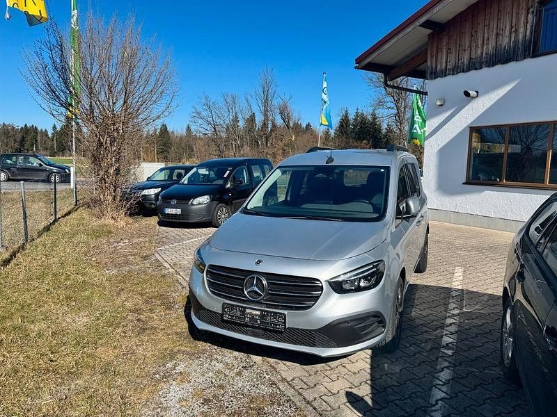 Gebraucht Mercedes 180 Progressive 116 PS (85 kW) 2023 Silber Limousine