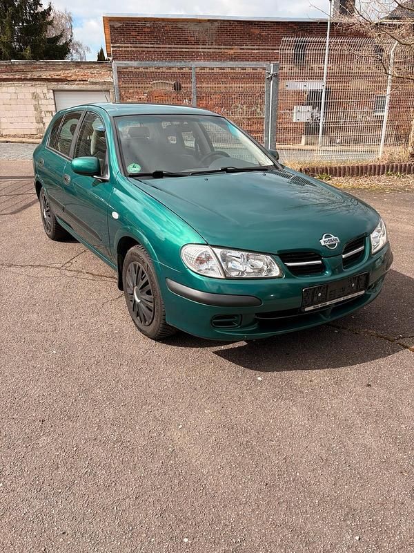Gebraucht Nissan Almera 90 PS (66 kW) 2001 Grün Kleinwagen