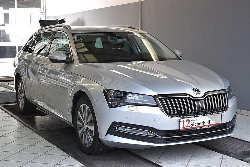 Gebraucht Skoda Superb Style 150 PS (110 kW) 2022 Silber Kombi