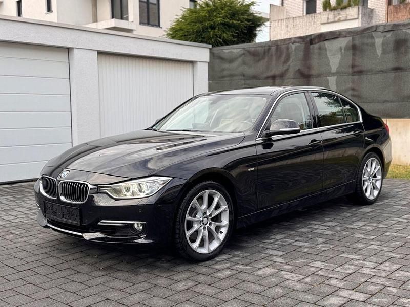 Schwarz Gebraucht 2013 BMW 330 Limousine | 14.390 € (Fairer Preis) - Bild 1/4