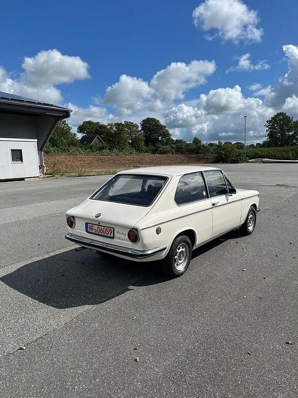 Weiß Gebraucht 1972 BMW 1600 Limousine | 5.980 € - Bild 1/4