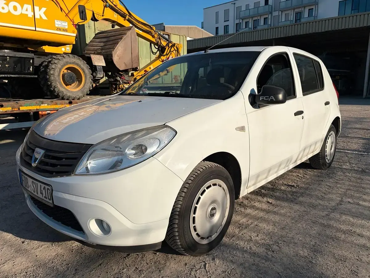 Gebraucht Dacia Sandero 75 PS (55 kW) 2009 Weiß Limousine