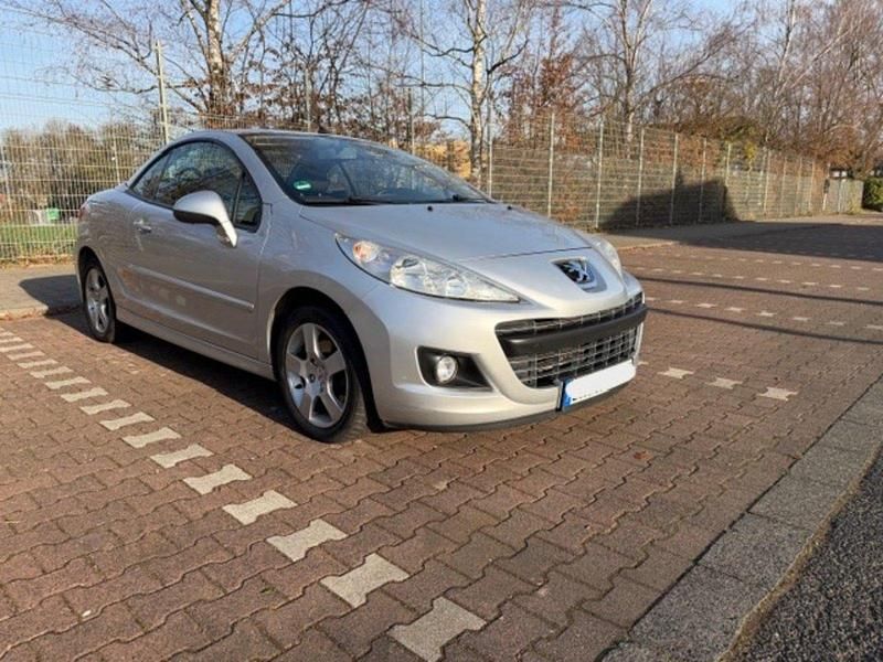 Gebraucht Peugeot 207 CC 115 PS (84 kW) 2011 Silber Cabrio