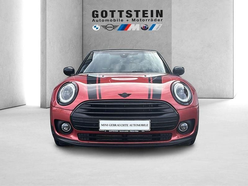 Rot Gebraucht 2022 Mini Cooper Clubman Classic Kombi | 27.990 € (Etwas zu teuer) - Bild 1/4