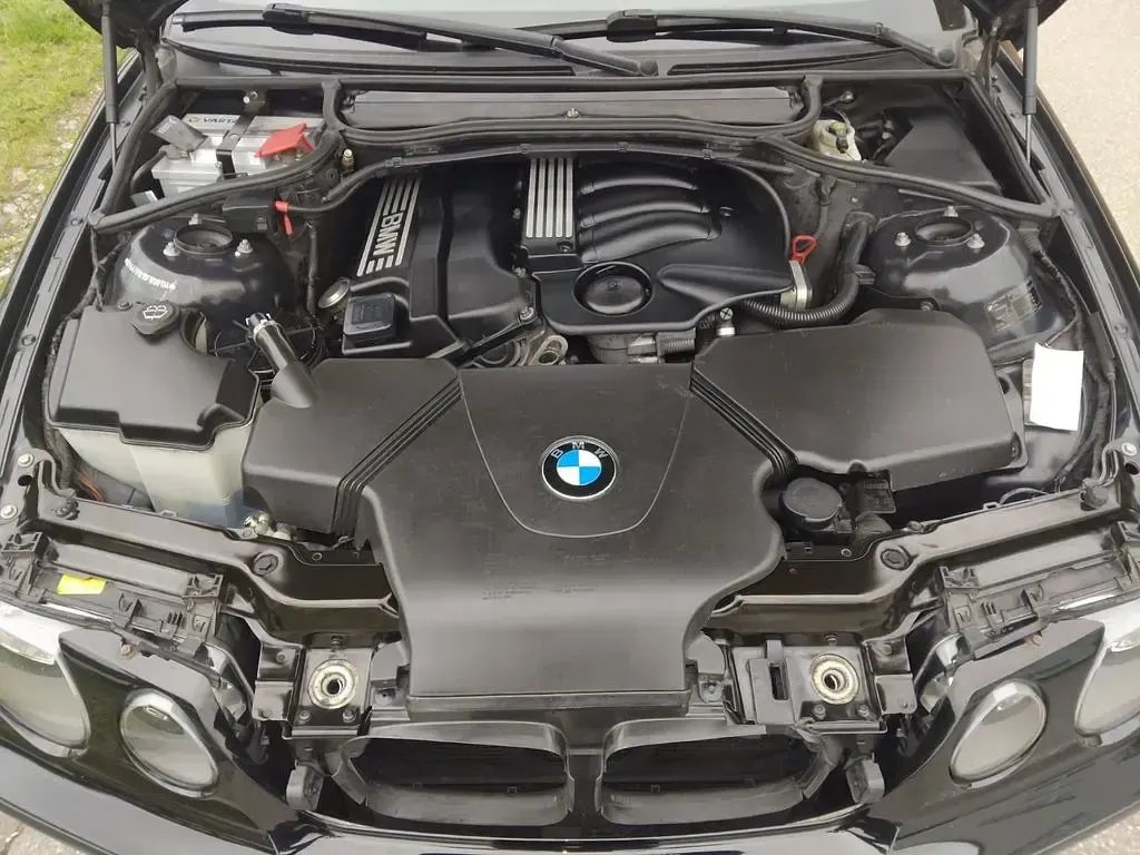 Gebraucht BMW 316 Compact Sport Line 116 PS (85 kW) 2001 Schwarz Kleinwagen