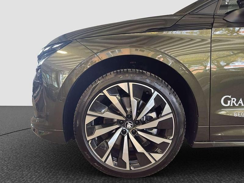 Olibogrün metallic Gebraucht 2025 Skoda Enyaq iV SportLine SUV | 53.390 € - Bild 1/4