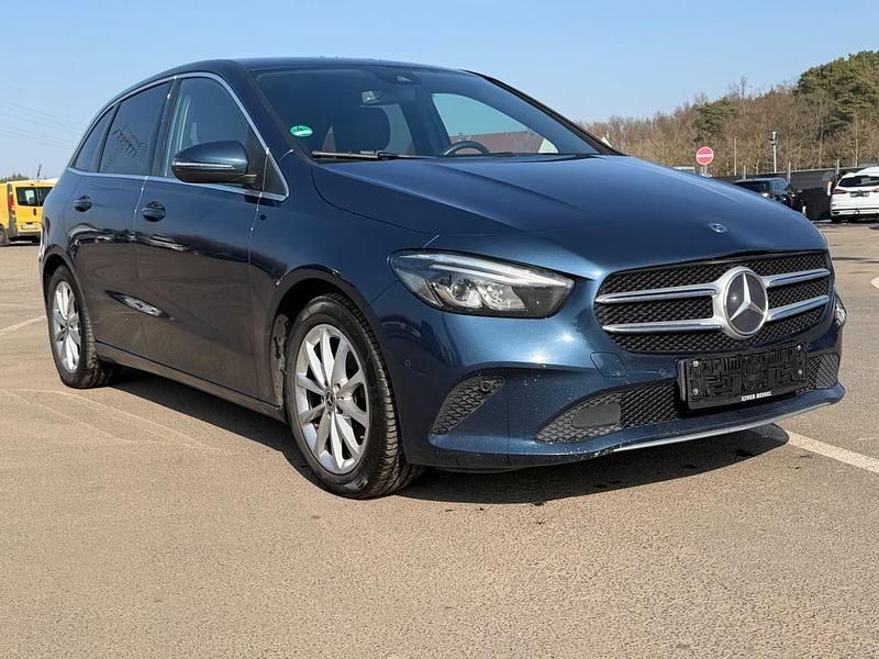 Gebraucht Mercedes 220 190 PS (139 kW) 2019 Blau Limousine