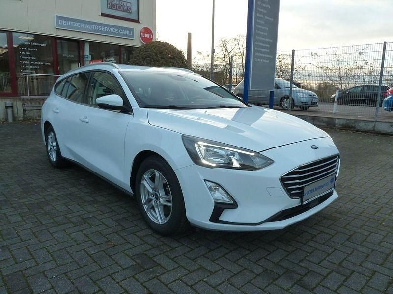 Gebraucht Ford Focus Cool & Connect 101 PS (74 kW) 2021 Weiß Limousine