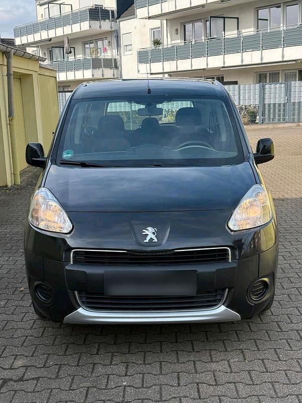 Gebraucht Peugeot Partner 92 PS (67 kW) 2015 Schwarz Van / Kleinbus