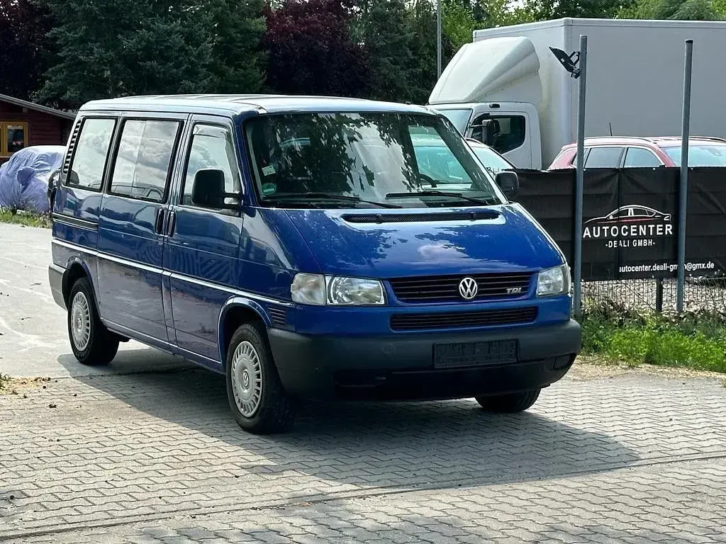 Second-hand VW Caravelle 102 CP (75 kW) 2001 Albastru Van