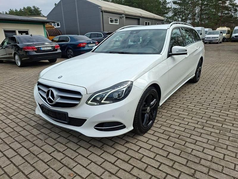 Gebraucht Mercedes E220 170 PS (125 kW) 2014 Weiß Kombi