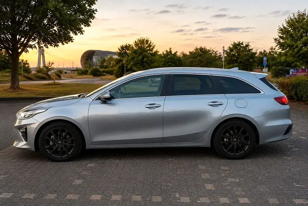 Gebraucht Kia Ceed Sportswagon 136 PS (100 kW) 2019 Grau Kombi