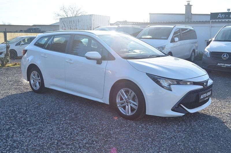 Gebraucht Toyota Corolla Business Edition 98 PS (72 kW) 2022 Weiß Limousine