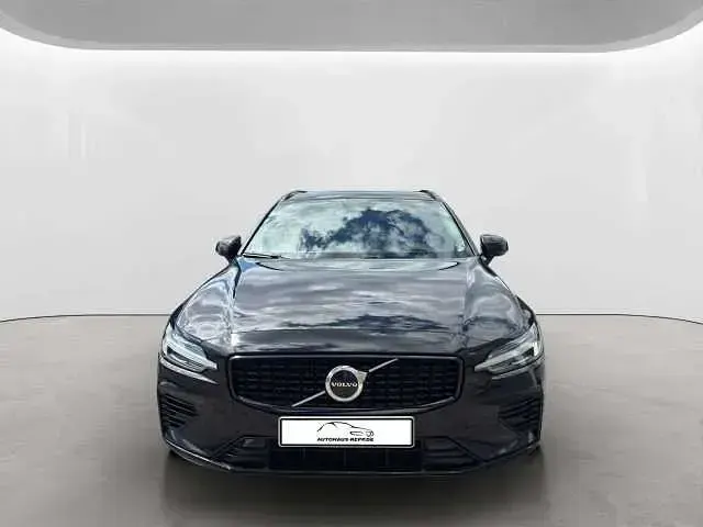 Gebraucht Volvo V60 Ultimate 335 PS (246 kW) 2022 Onyx black Kombi