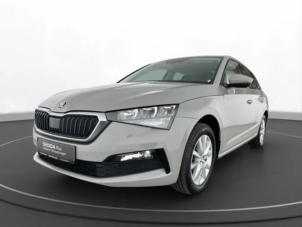 Gebraucht Skoda Scala Ambition 95 PS (69 kW) 2021 Grau Kleinwagen