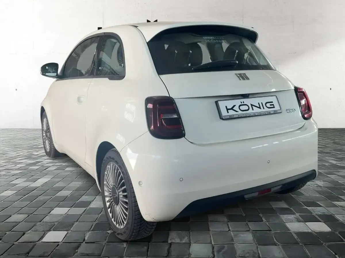 Gebraucht Fiat 500e 86 kW (118 PS) 2023 Weiß Limousine