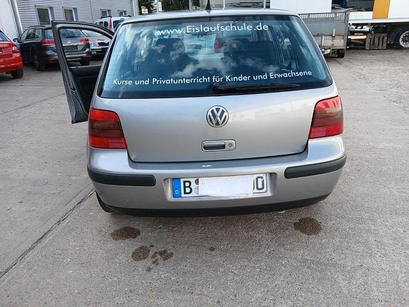 Gebraucht VW Golf IV 102 PS (75 kW) 2002 Silber Limousine