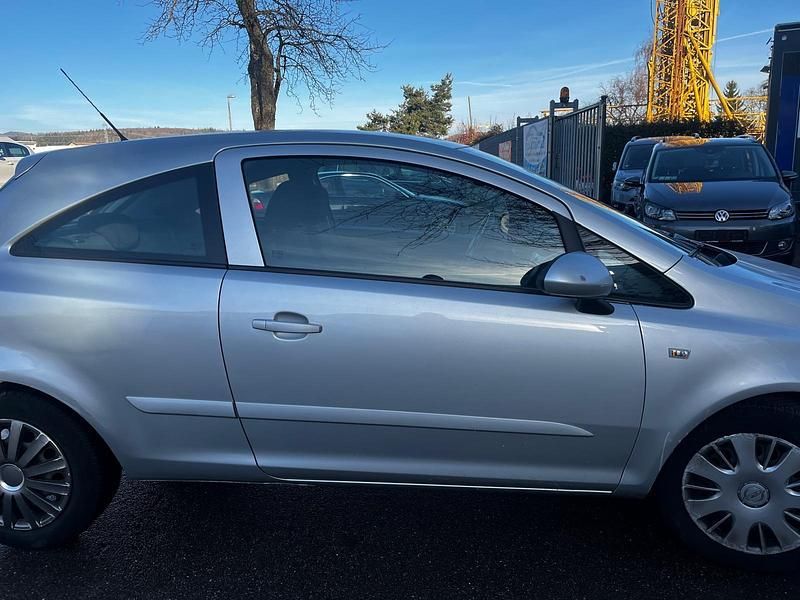 Second-hand Opel Corsa 59 CP (43 kW) 2007 Argintiu Hatchback