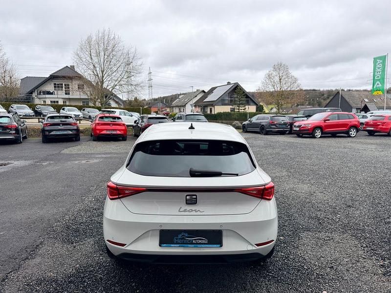 Gebraucht Seat Leon Style 116 PS (85 kW) 2021 Weiß Limousine
