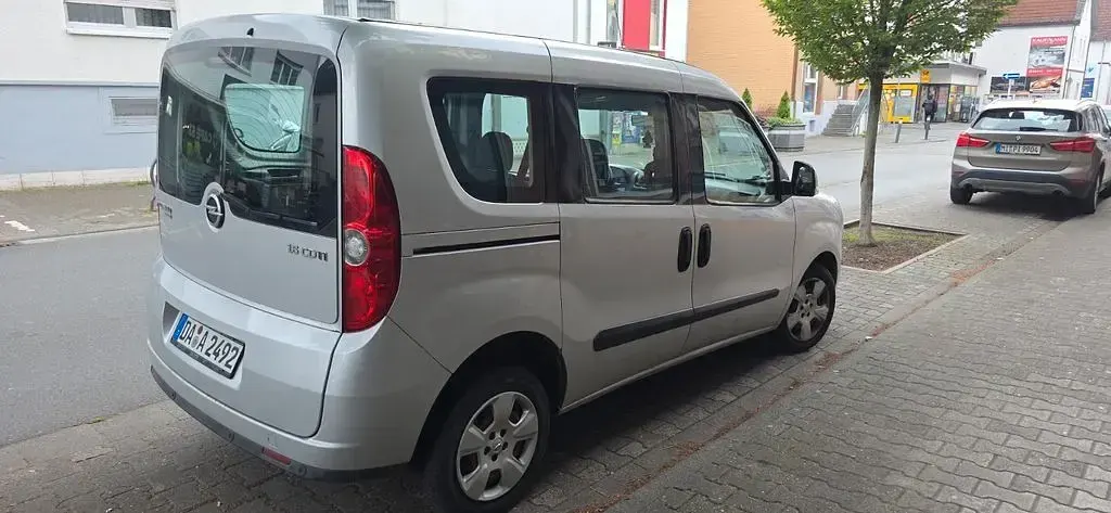 Używany Opel Combo Selection 105 KM (77 kW) 2012 Minivan