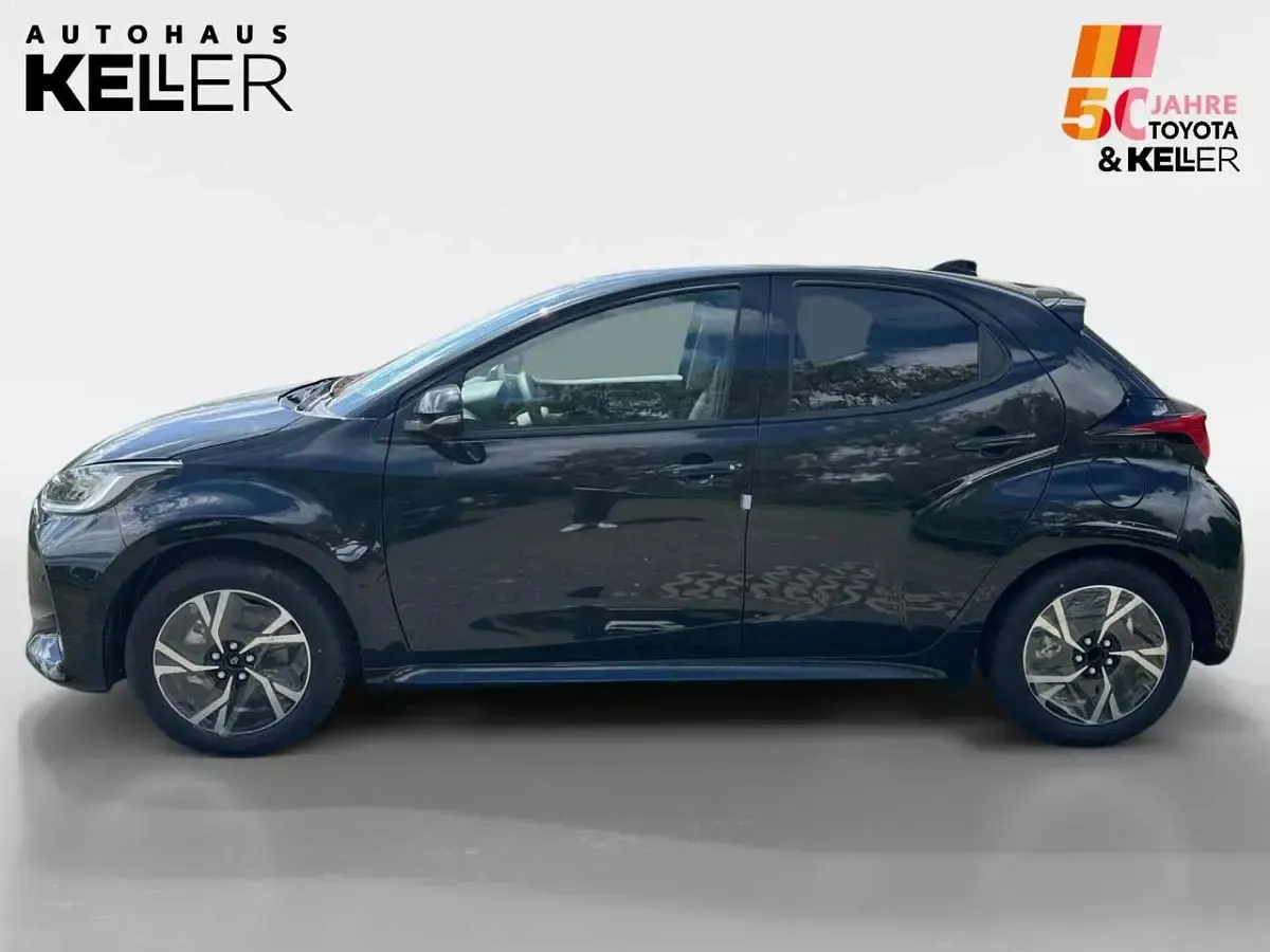 Neu Toyota Yaris 117 PS (86 kW) 2026 Black mica / ink Kleinwagen