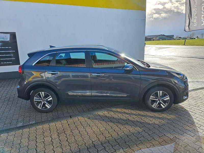 Gebraucht Kia Niro Vision 105 PS (77 kW) 2020 (abt) graphit met. (grau) SUV