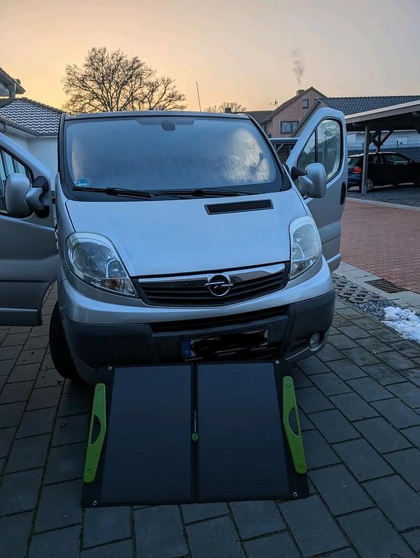 Silber Gebraucht 2011 Opel Vivaro Van | 18.000 € - Bild 1/4